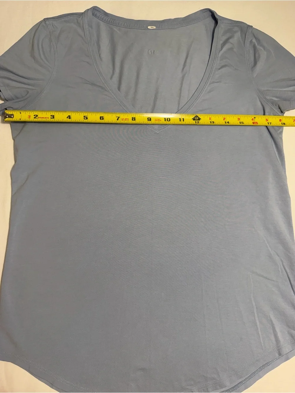 lululemon athletica Women's V-Neck Short Sleeve Tee - Dusty Blue